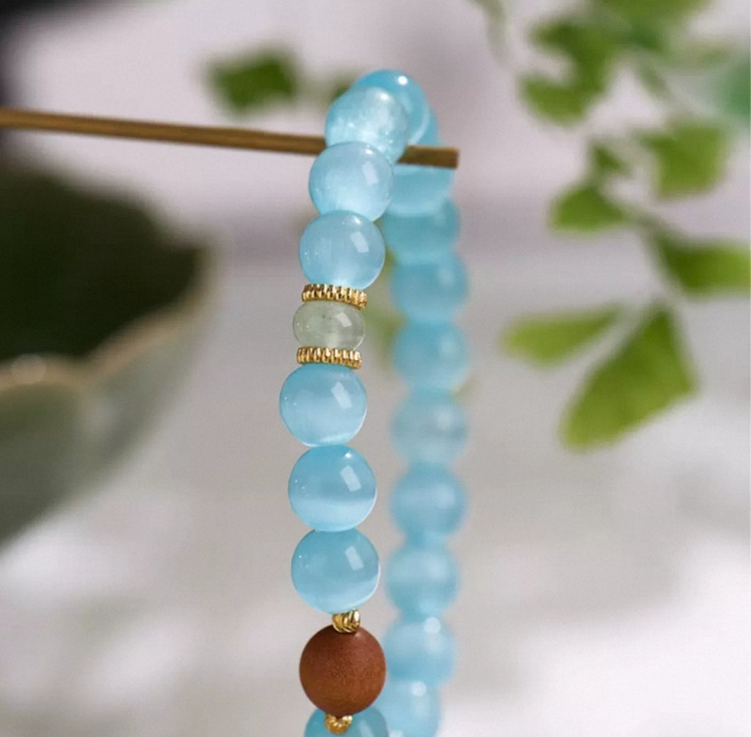 Blue Cat's Eye String bracelet