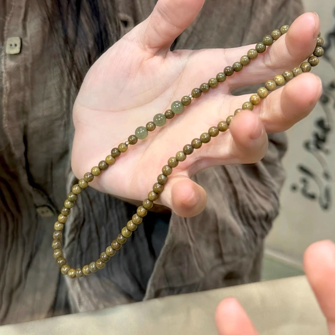 Green sandalwood beads