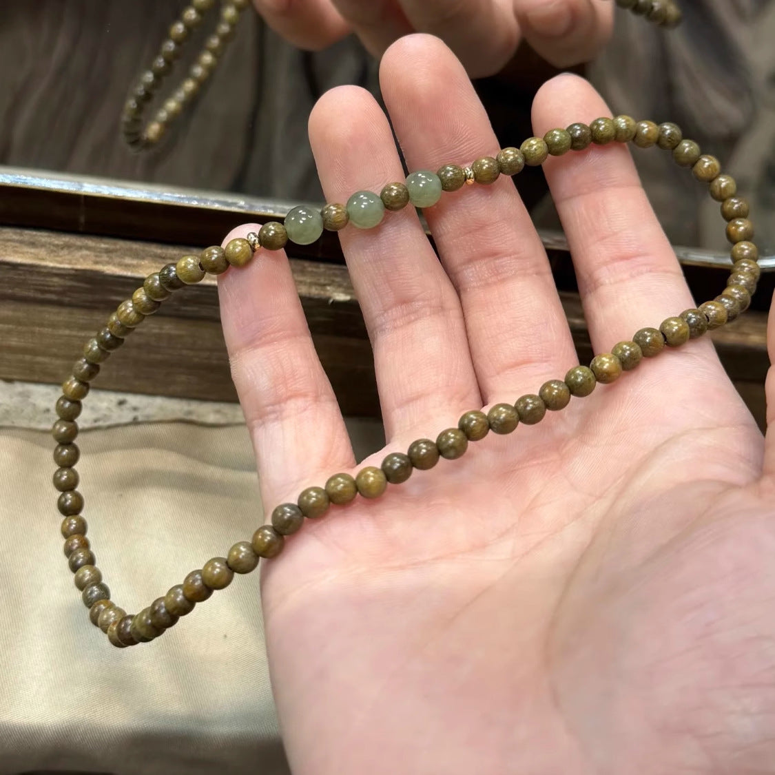 Green sandalwood beads