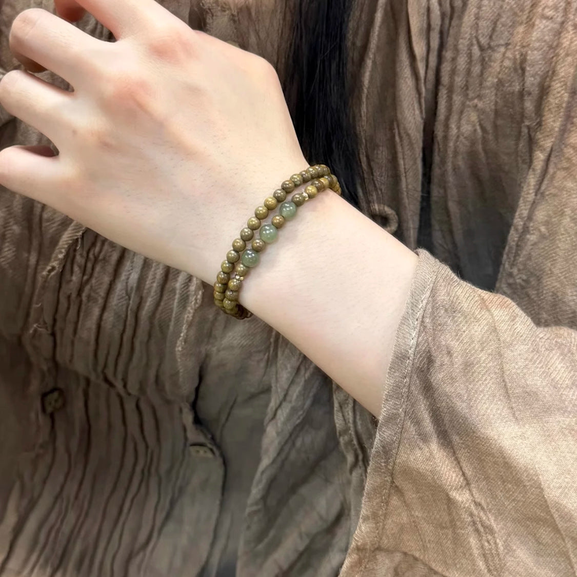 Green sandalwood beads