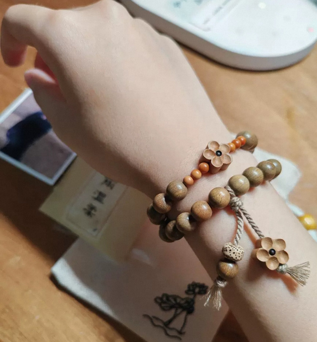 Green Sandalwood Double Loop Bracelet